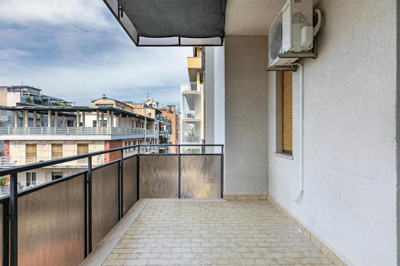 Via Liberta Roomy Apartment パレルモ